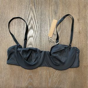 SKIMS 36B NWT Bra